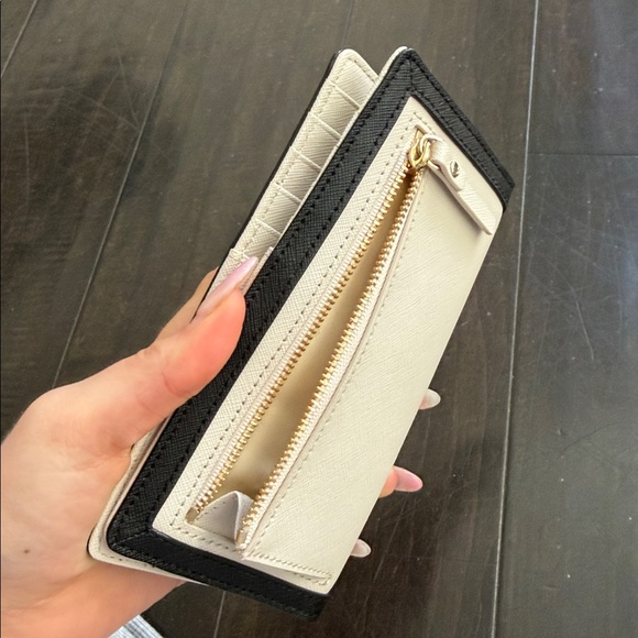 Kate Spade Bow Accent Trifold Wallet - Black & Cream - Picture 2 of 4